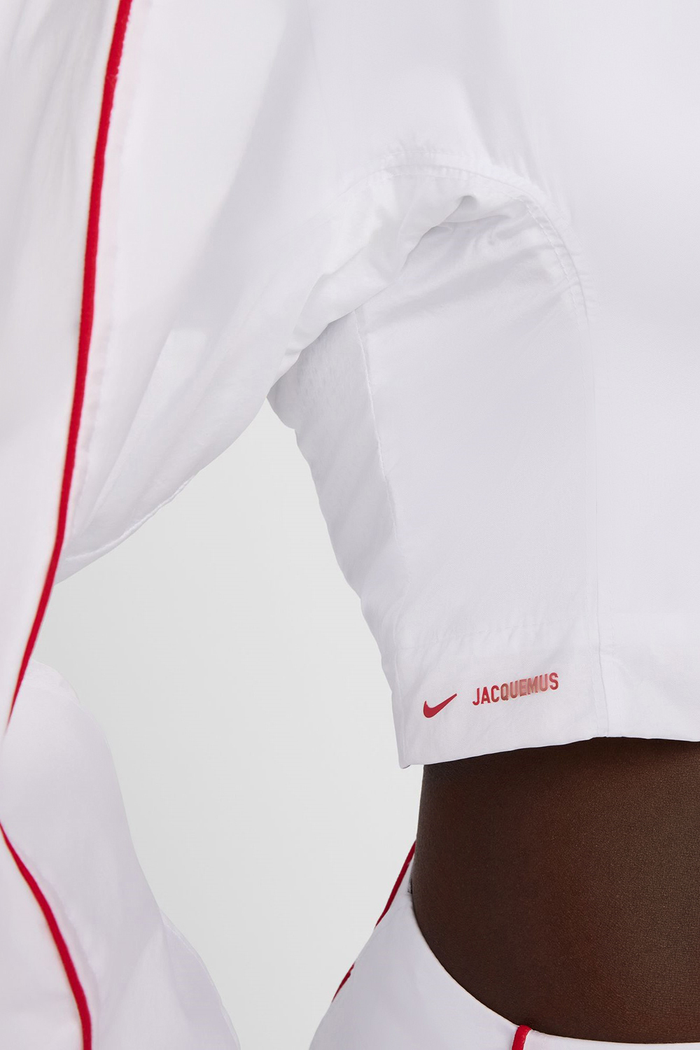 נייקי X ז'קמוס ז'קט ספורטיבי א-סימטרי NIKE