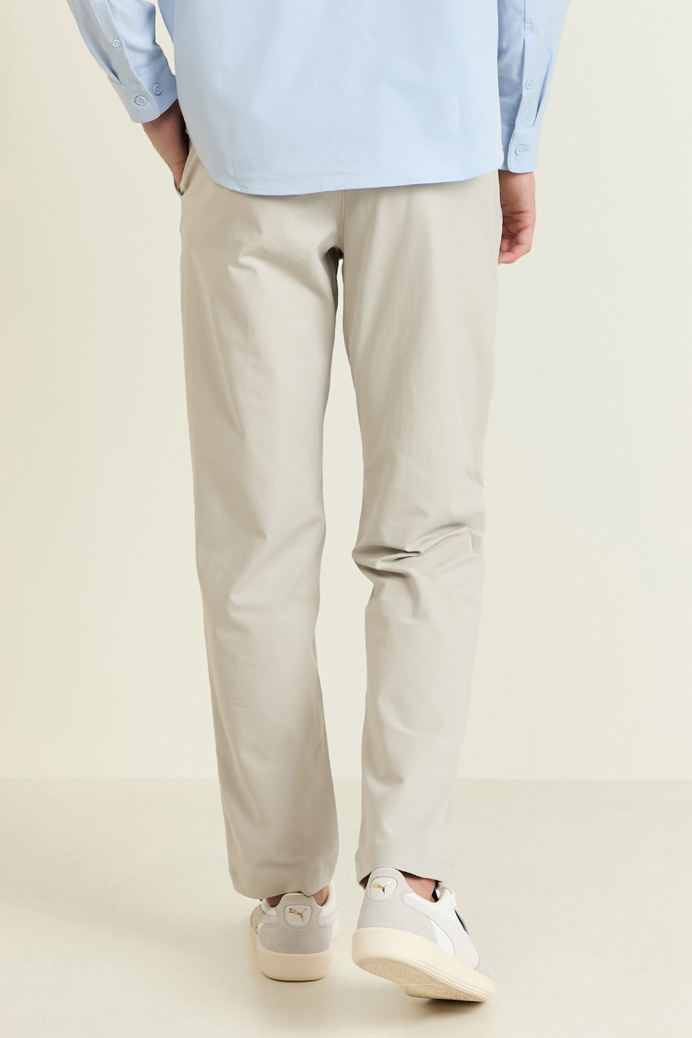 תמונת דוגמן אחורית של ABC Classic Fit Trouser 32" Warpstreme