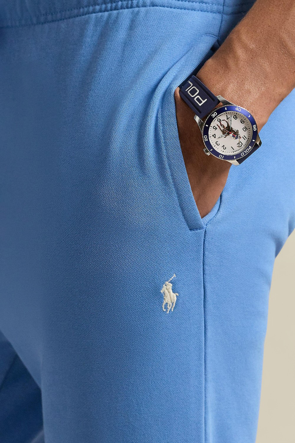 תמונת תקריב דוגמן של מכנסי ג'וגר POLO RALPH LAUREN