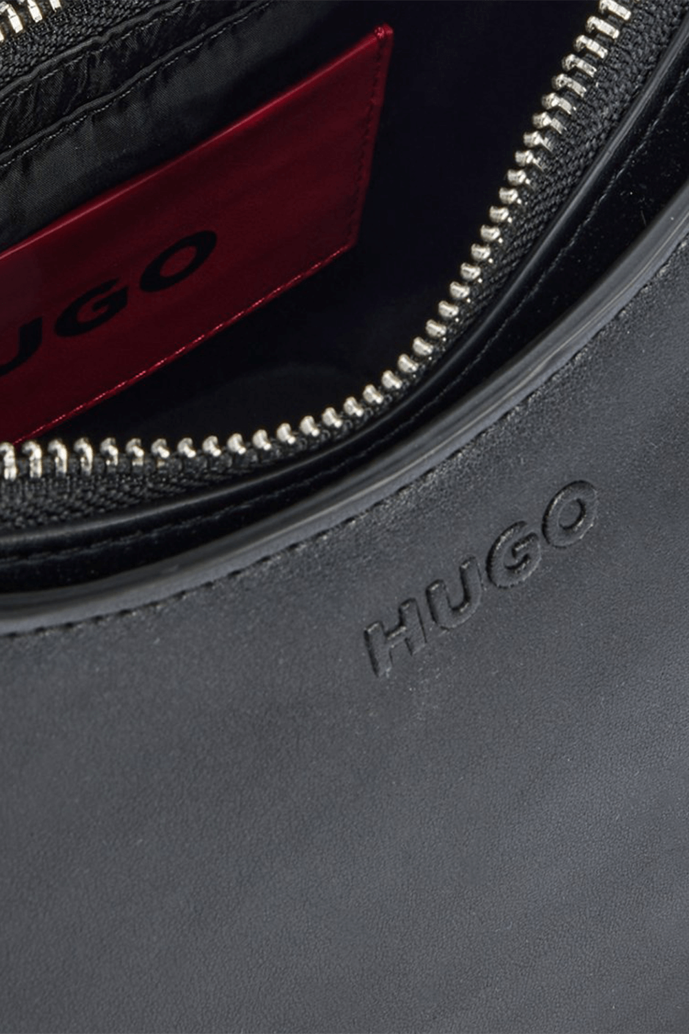תמונת פנים של תיק כתף HUGO