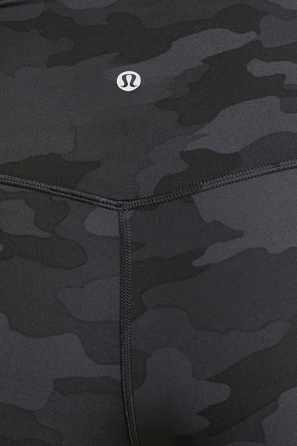 תמונת תקריב דוגמן של Align HR Crop 23 LULULEMON