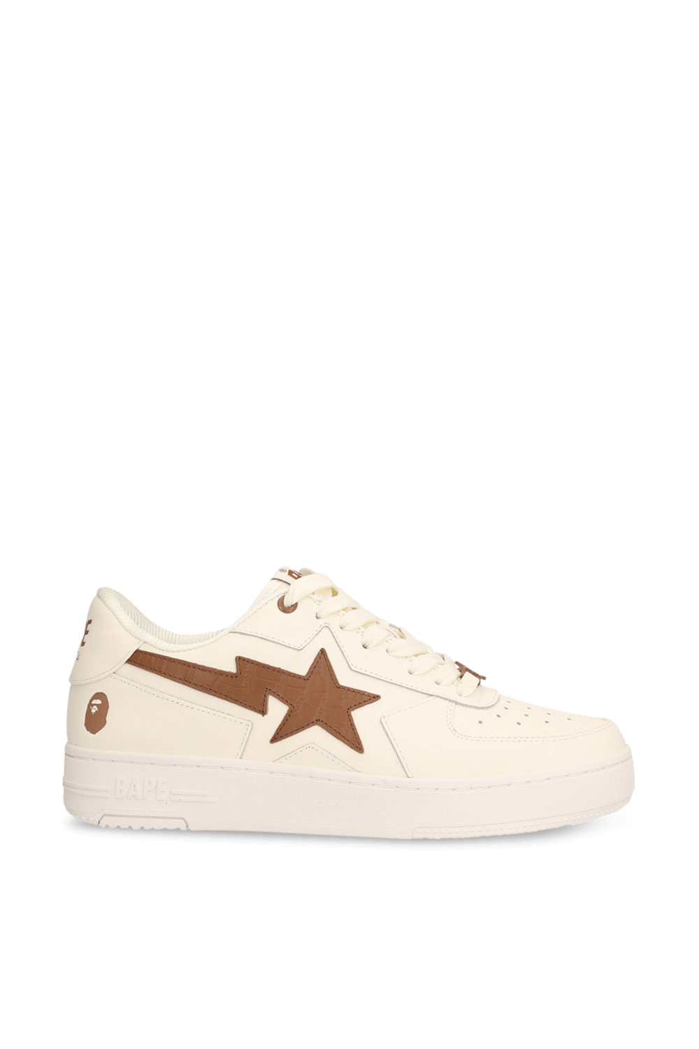 תמונה קידמית של נעלי סניקרס BAPE