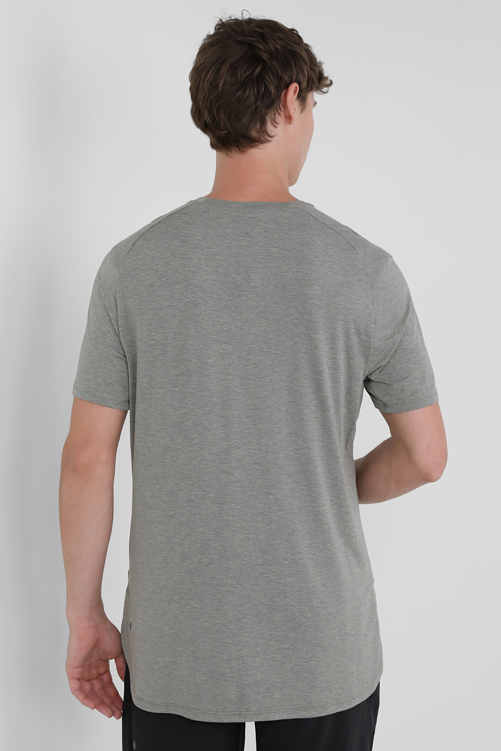 תמונת דוגמן אחורית של Balancer Short-Sleeve Shirt LULULEMON