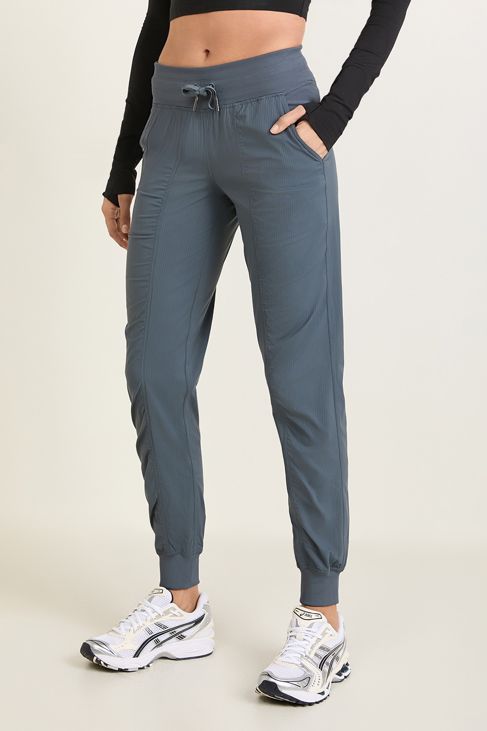 תמונת דוגמן קידמית של Dance Studio Mid-Rise Jogger LULULEMON