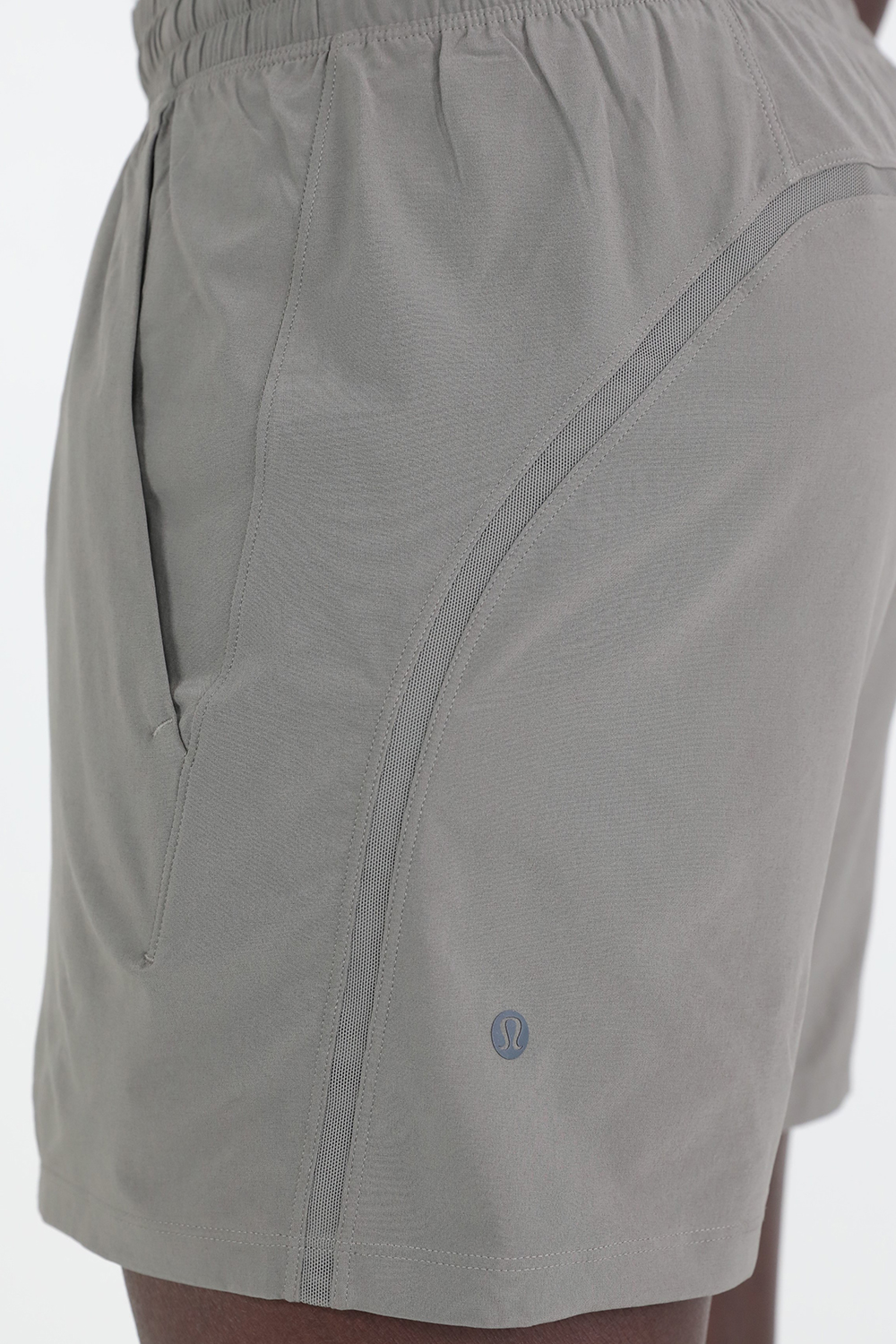תמונת תקריב דוגמן של Pace Breaker Short LL `5