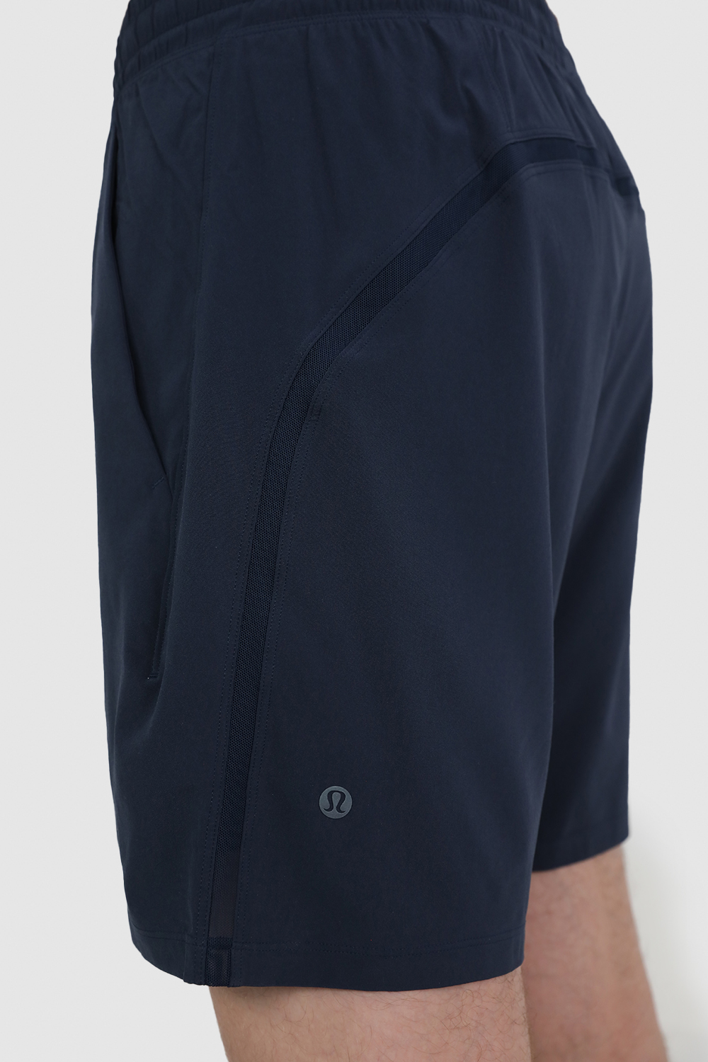 תמונת תקריב דוגמן של Pace Breaker Short Lined 7 LULULEMON