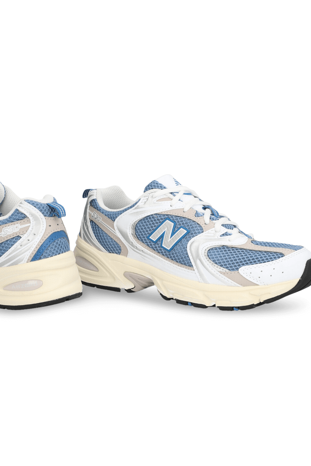 תמונת תקריב של נעלי סניקרס 530 NEW BALANCE