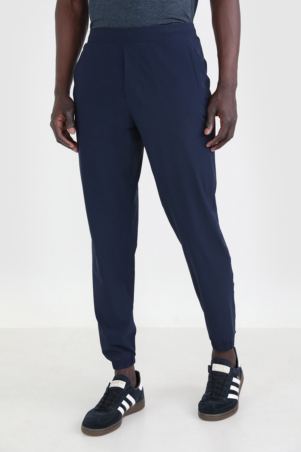תמונת דוגמן קידמית של Surge Jogger LULULEMON