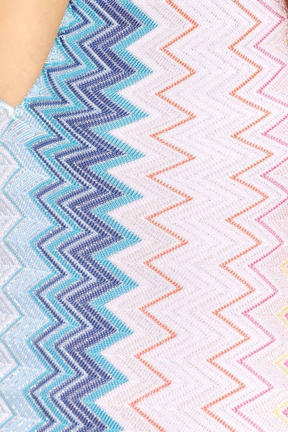 תמונת תקריב דוגמן של בגד ים שלם MISSONI