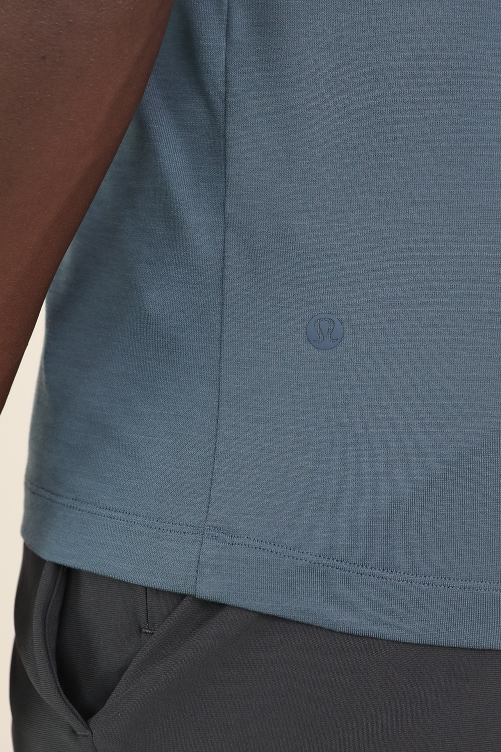 תמונת תקריב דוגמן של Evolution Short-Sleeve Polo LULULEMON