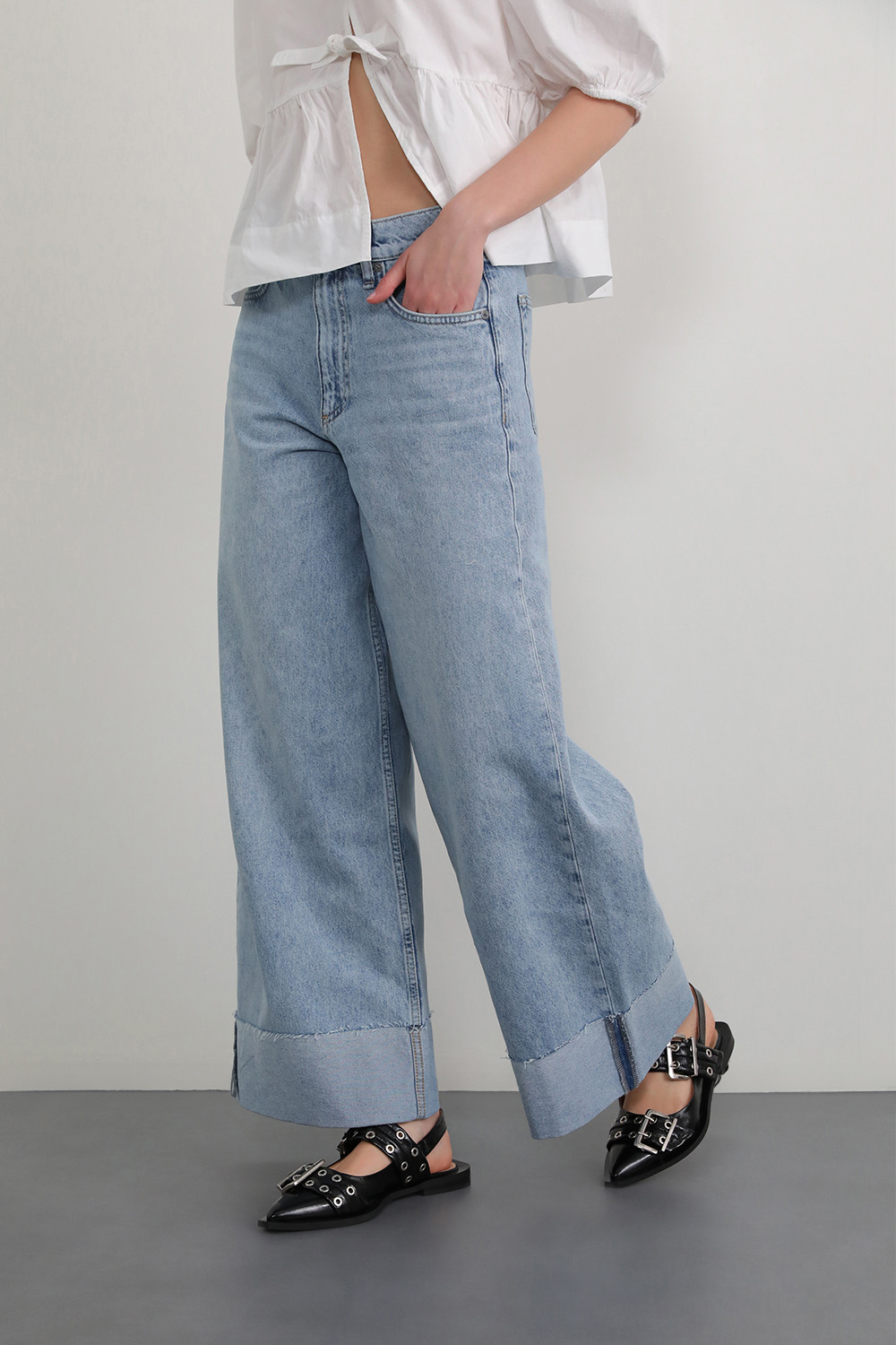 תמונת דוגמן קידמית של מכנסי ג'ינס סופי קרופ RAG & BONE