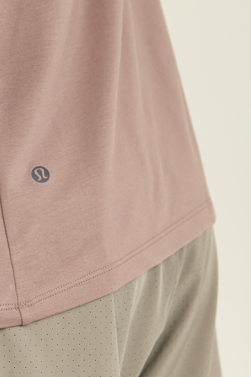 תמונת תקריב דוגמן של Zeroed In Tank LULULEMON