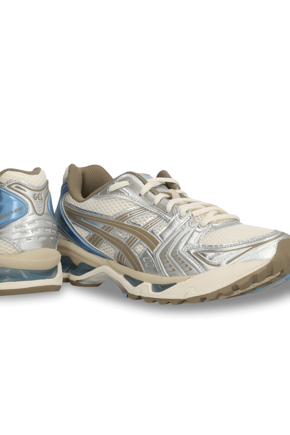תמונת תקריב של נעלי סניקרס ג'ל קיאנו 14 ASICS