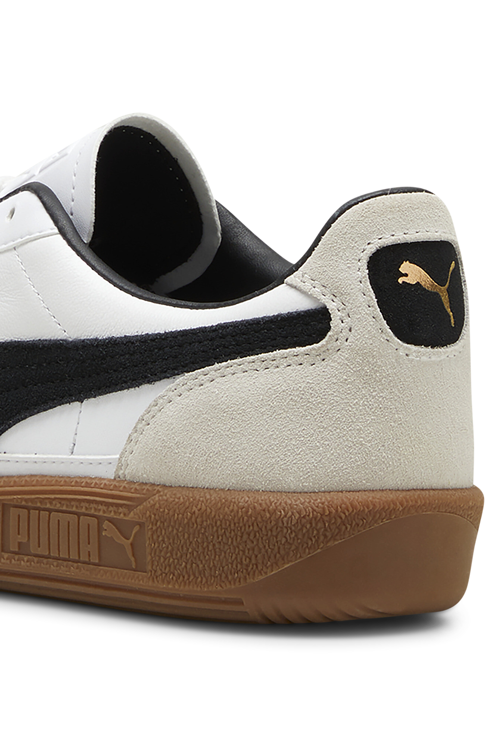 תמונת תקריב של נעלי סניקרס פלרמו PUMA