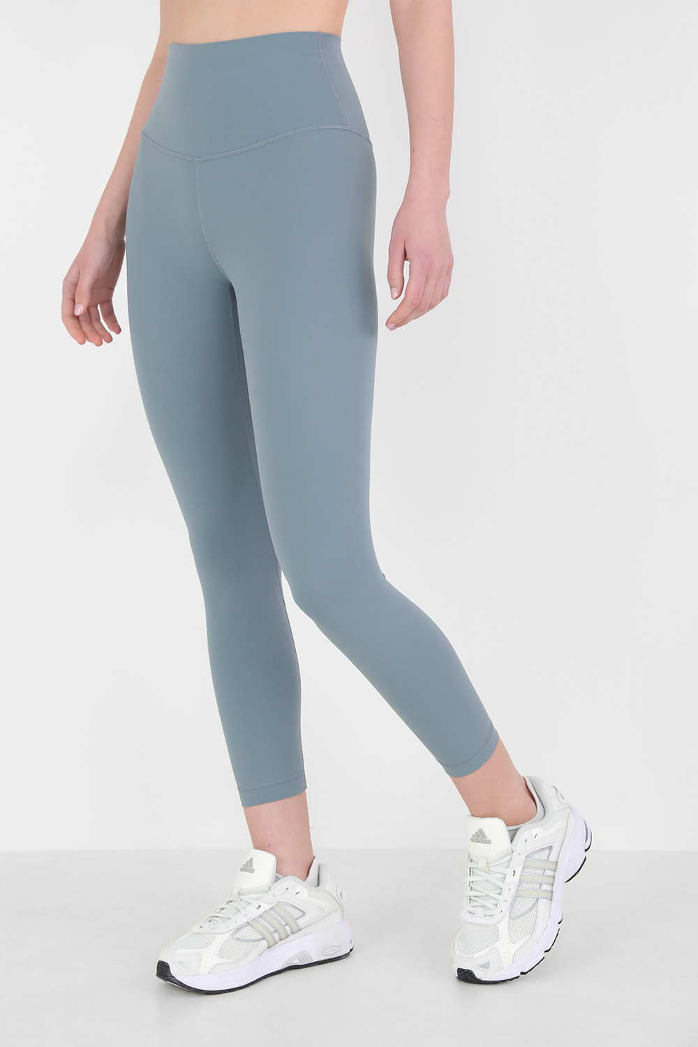 תמונת דוגמן קידמית של Align HR Crop 23 LULULEMON