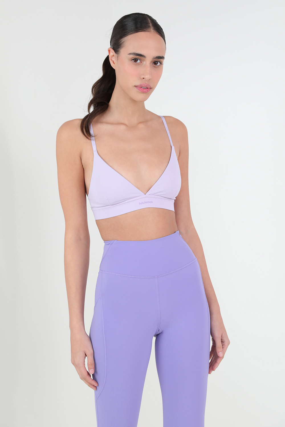 תמונת דוגמן קידמית של License to Train Triangle Bra, A/B *Logo LULULEMON
