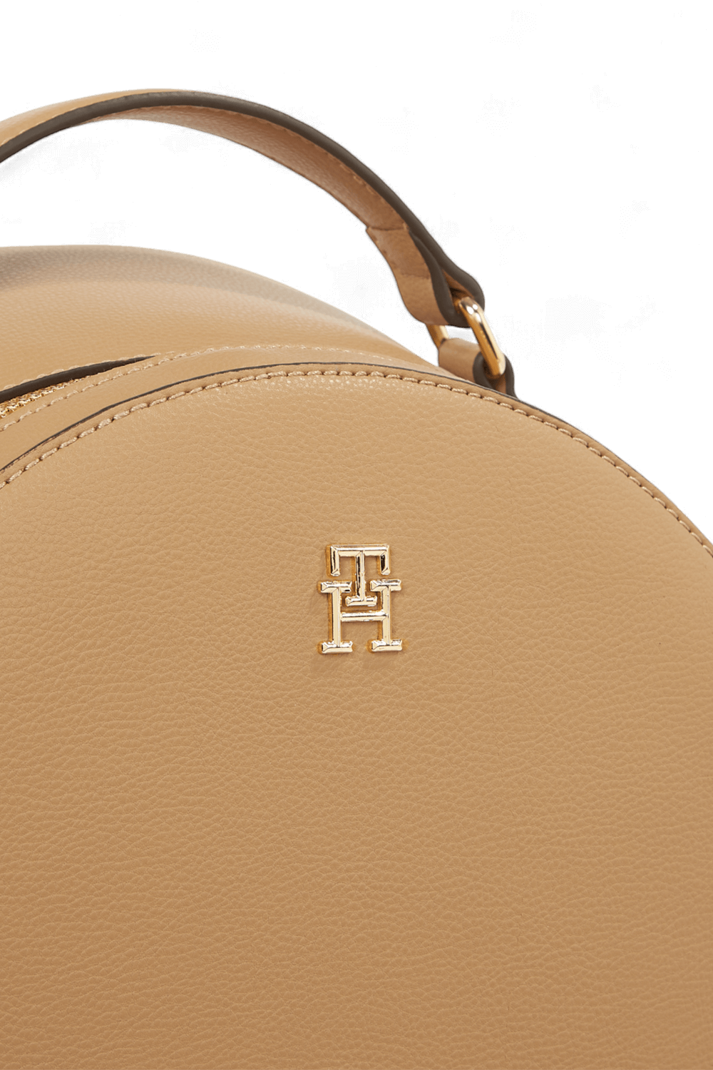 תמונת תקריב של תיק גב TOMMY HILFIGER