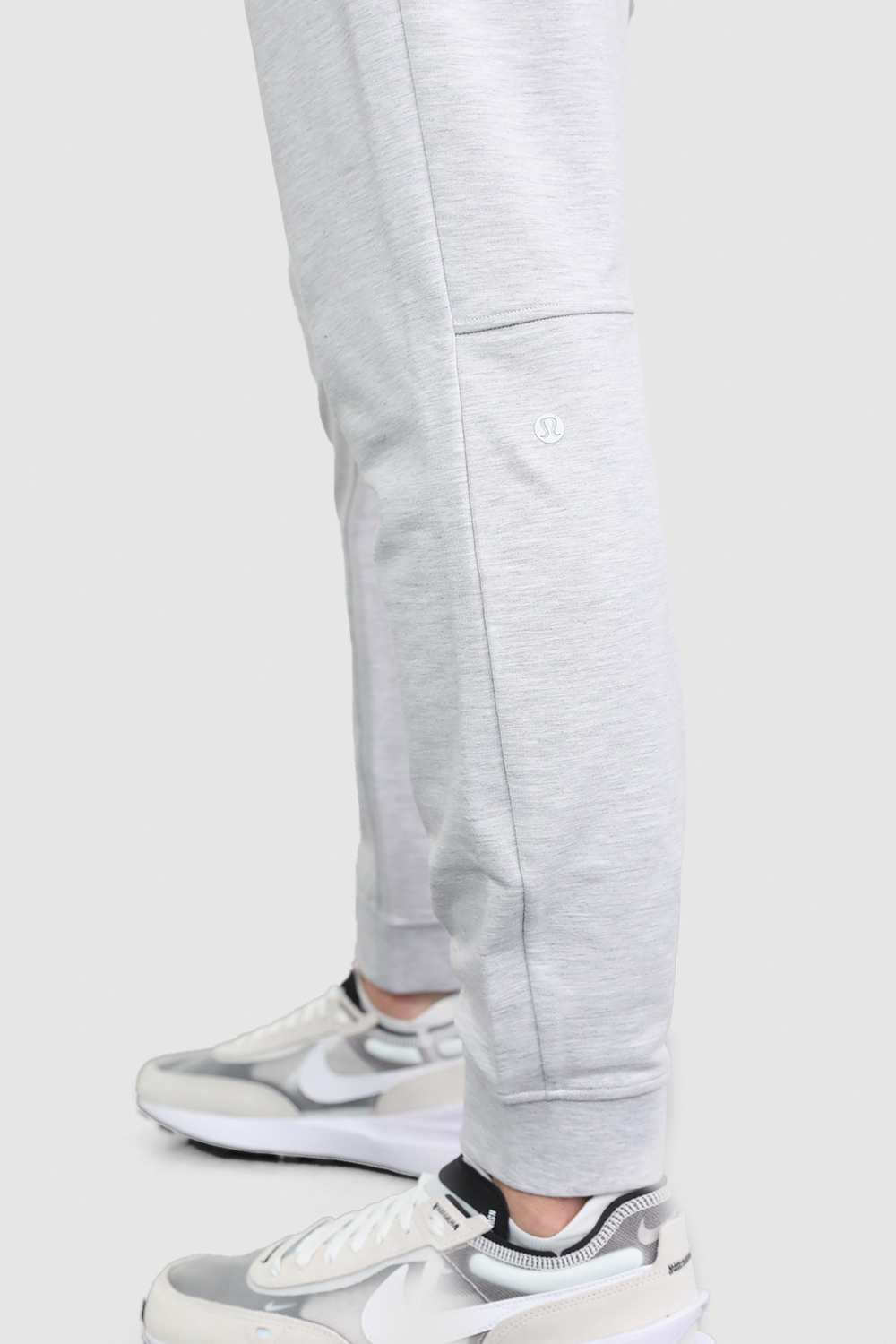 תמונת תקריב דוגמן של City Sweat Jogger