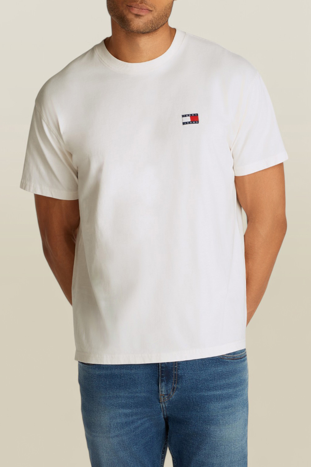 תמונת דוגמן קידמית של חולצת טי TOMMY HILFIGER
