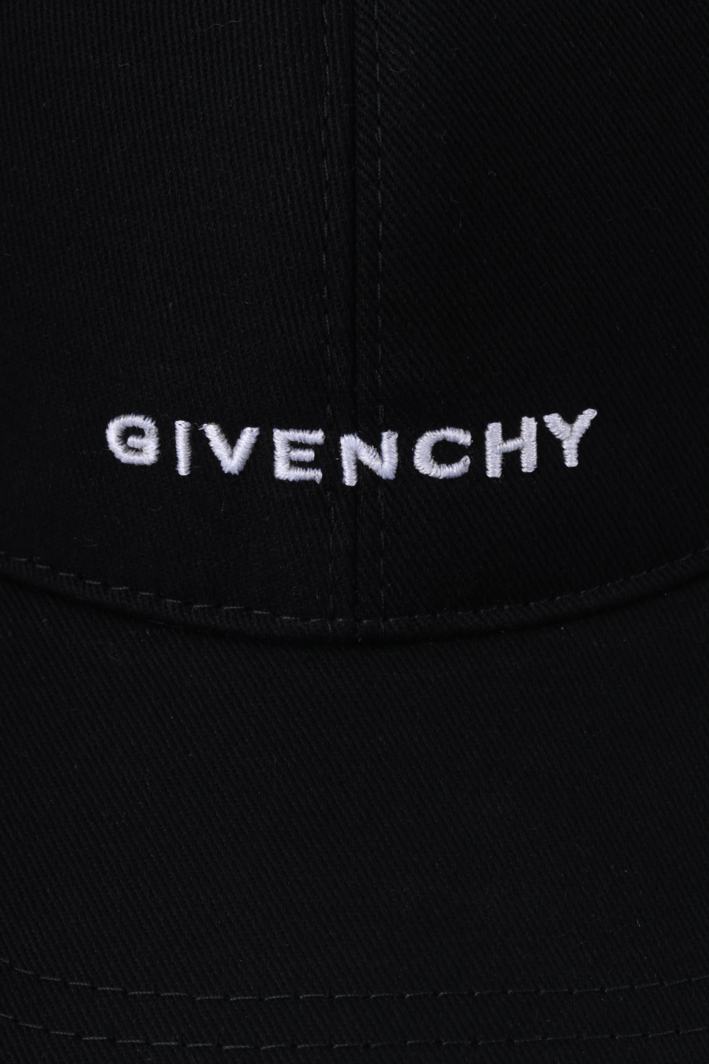 תמונת פנים של כובע בייסבול שחור עם שם המותג GIVENCHY