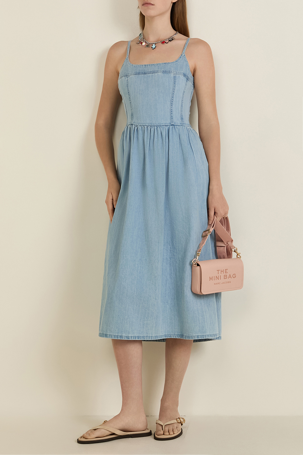 תמונת דוגמן קידמית של שרשרת צ'ארם MARC JACOBS
