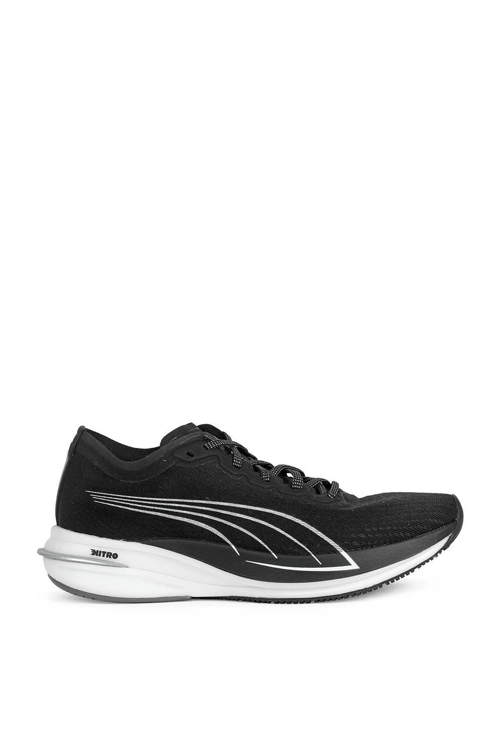 תמונה קידמית של נעלי ריצה ניטרו בשחור ולבן PUMA