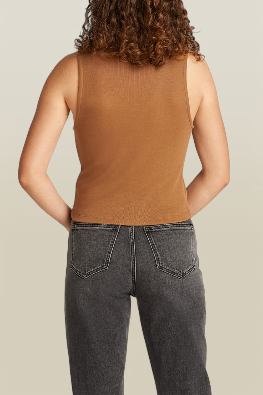 תמונת דוגמן אחורית של וסט סלים פיט CALVIN KLEIN