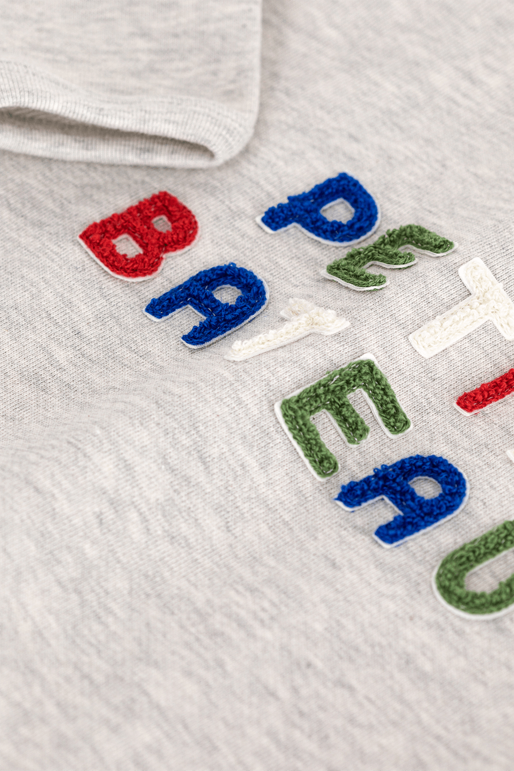 תמונת תקריב של סווטשירט - גילאי 18-36 חודשים PETIT BATEAU