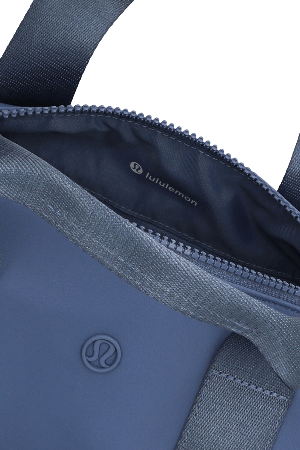 תמונת פנים של Knit Nylon Mini Barrel Duffle Bag 5L LULULEMON