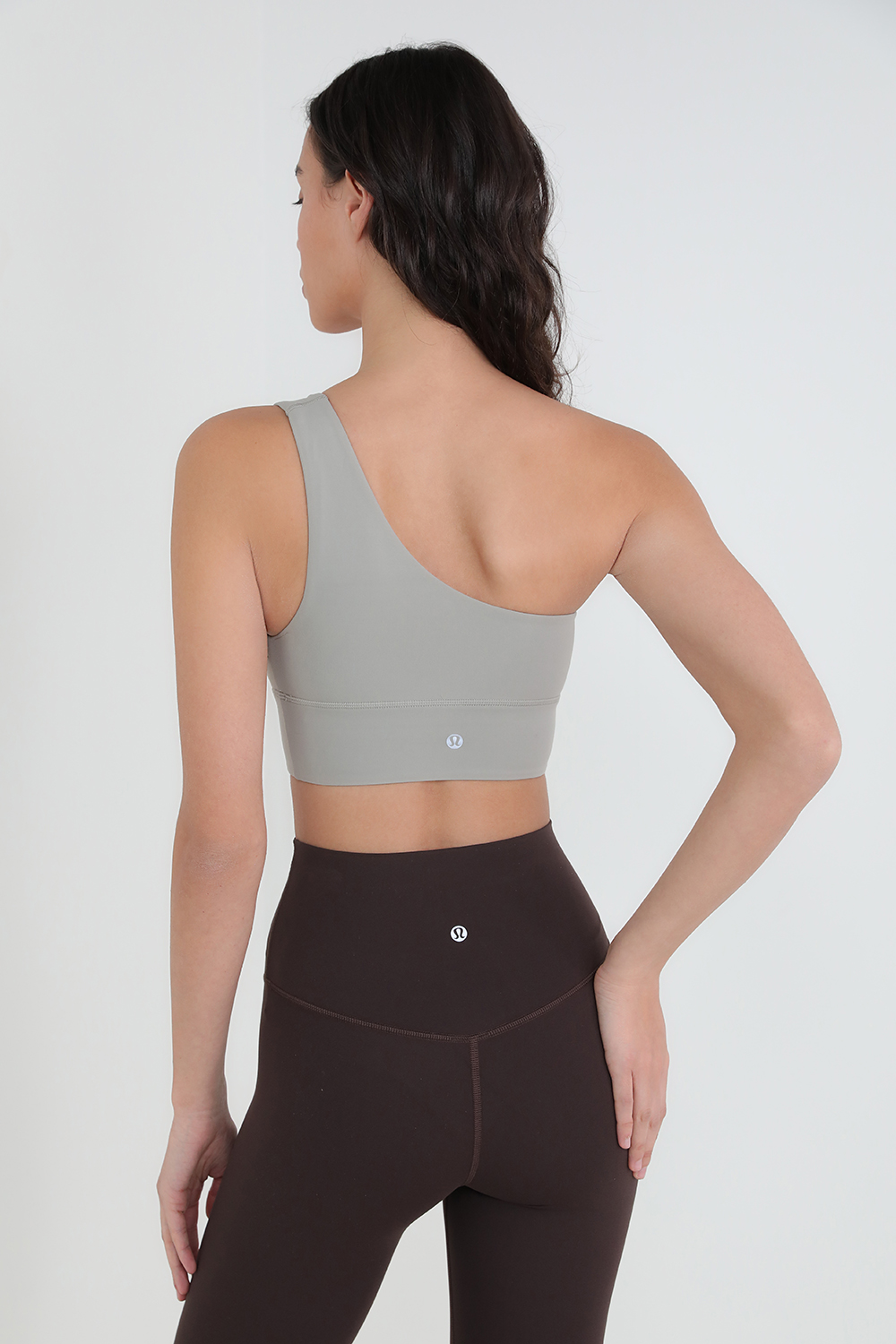 תמונת דוגמן אחורית של Align™ Asymmetrical Bra, C/D Cup