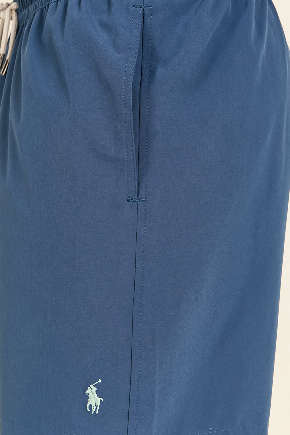תמונת תקריב דוגמן של מכנסי בגד ים POLO RALPH LAUREN
