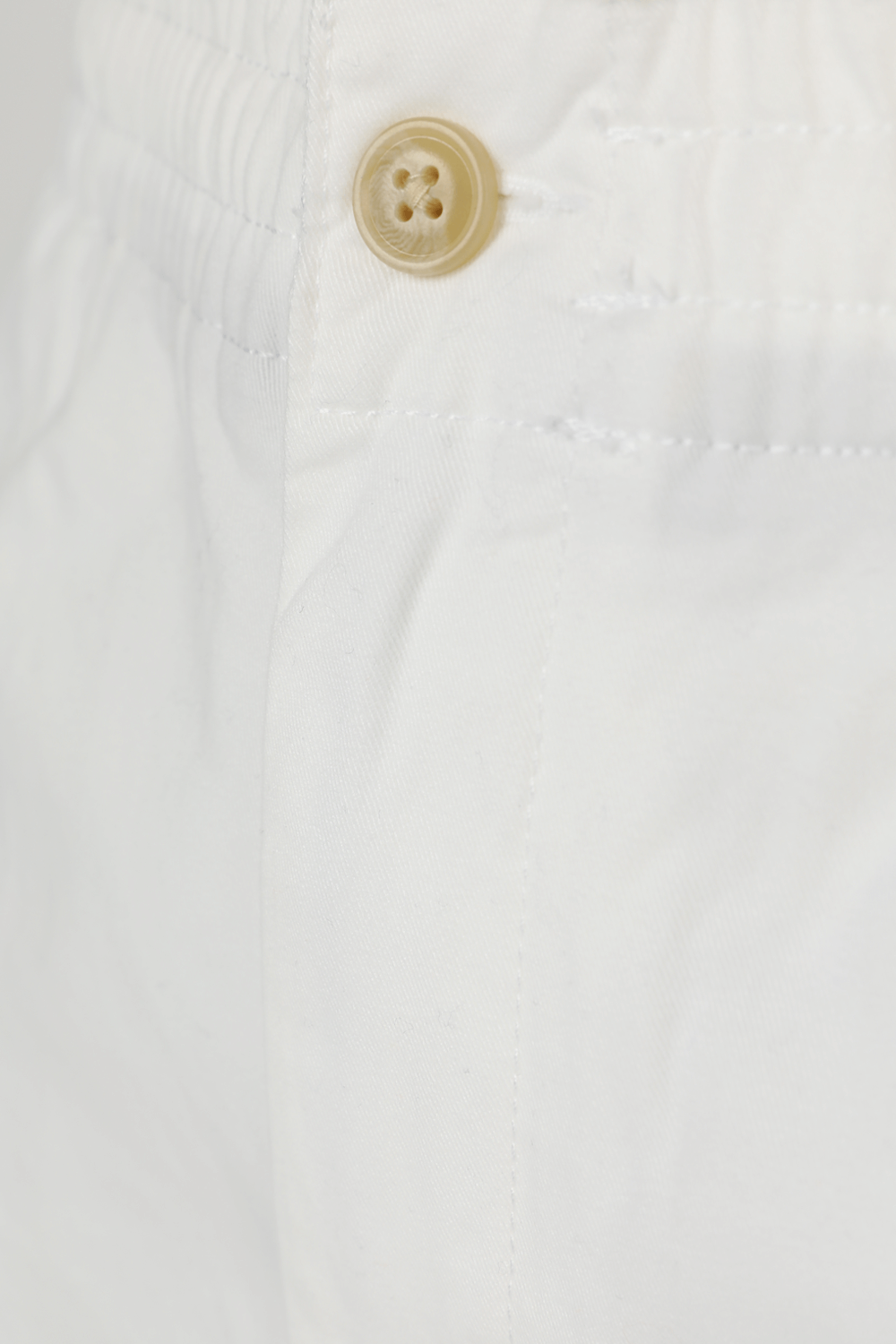 תמונת תקריב של Cotton Flat Shorts in White POLO RALPH LAUREN