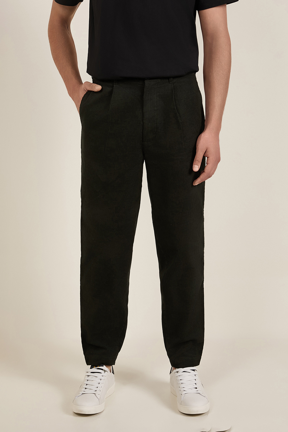 תמונת דוגמן קידמית של מכנסיים ארוכים FRED PERRY