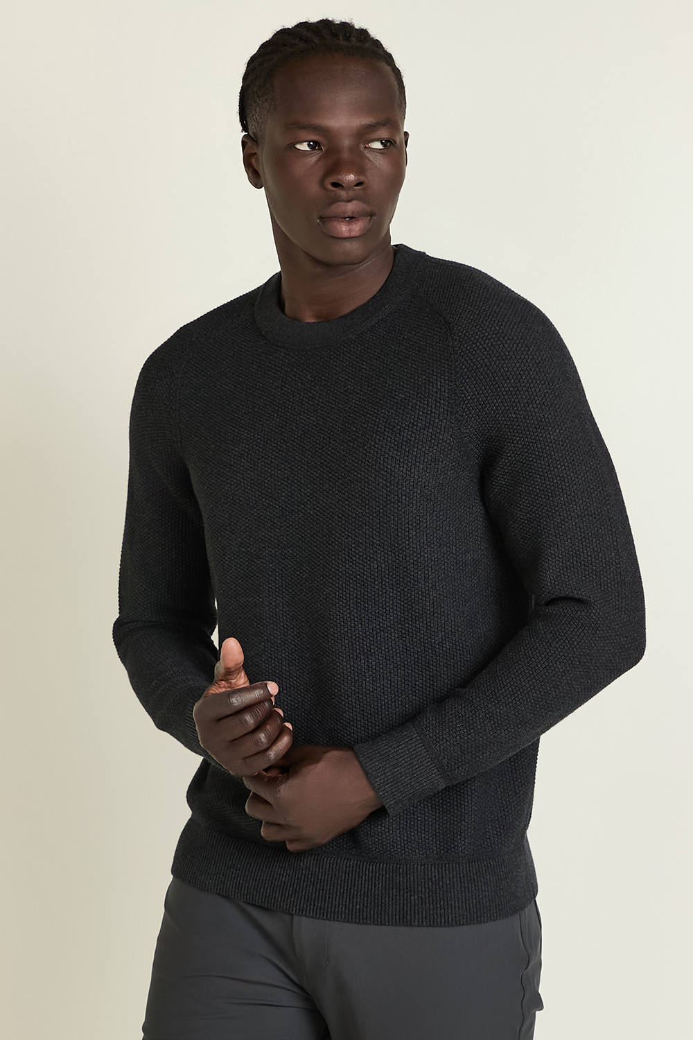 תמונת דוגמן קידמית של Textured Knit Crewneck Sweater LULULEMON