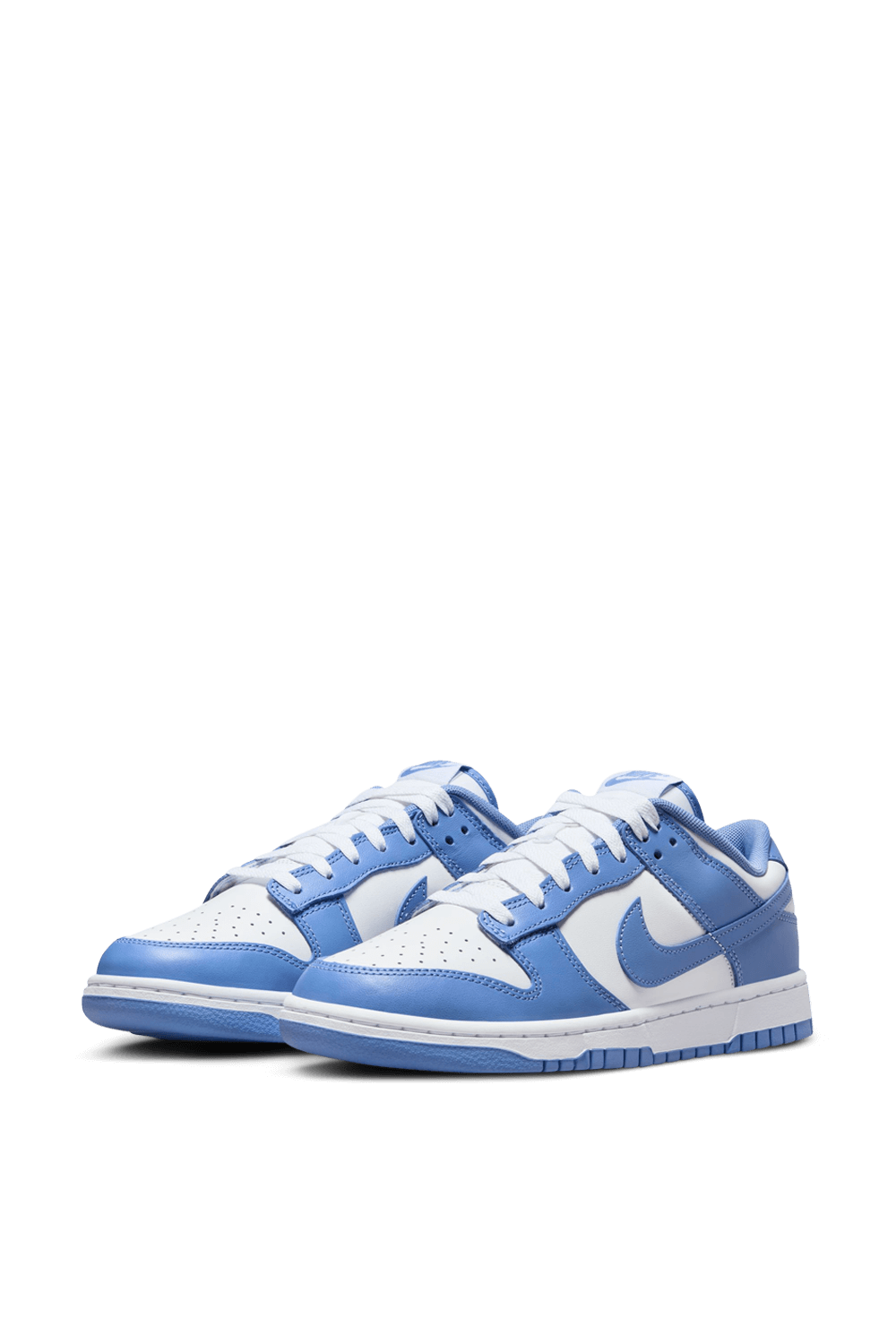 תמונת תקריב של נעלי סניקרס דאנק רטרו NIKE
