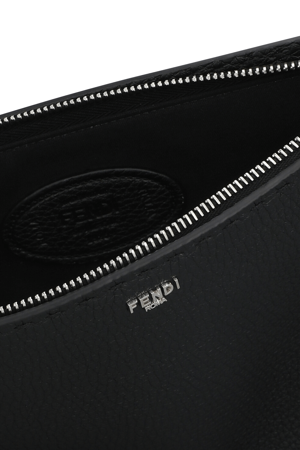 תמונת פנים של תיק קלאץ' FENDI