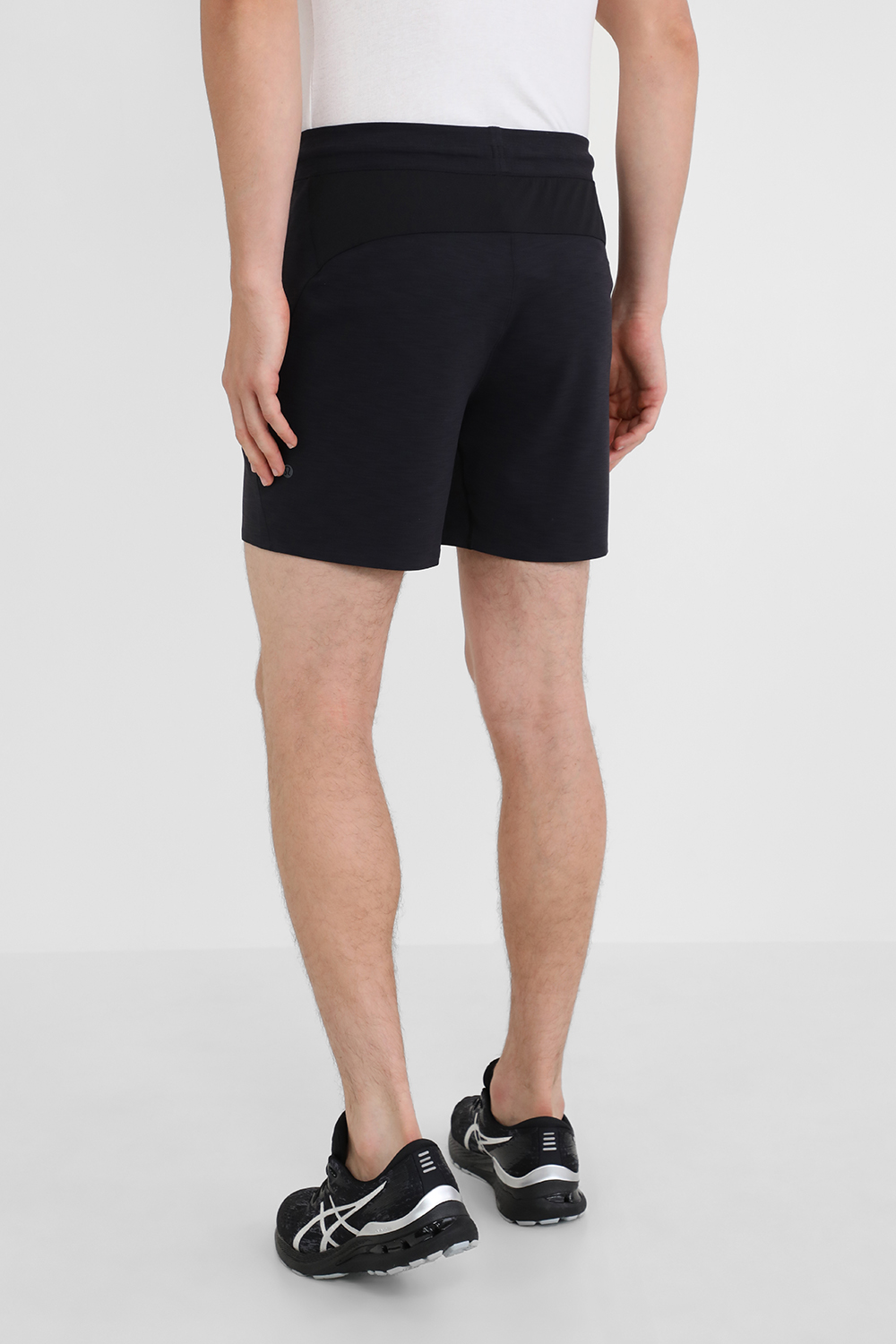 תמונת דוגמן אחורית של Balancer Short 6