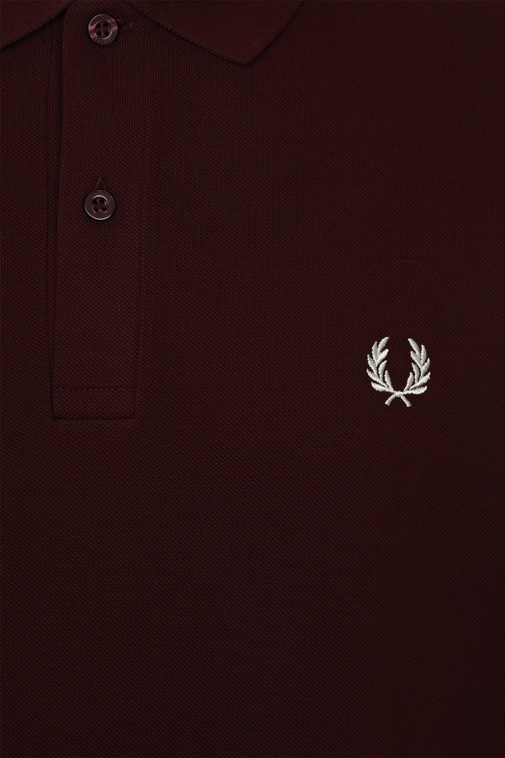 תמונה אחורית של חלוצת סלים פולו FRED PERRY