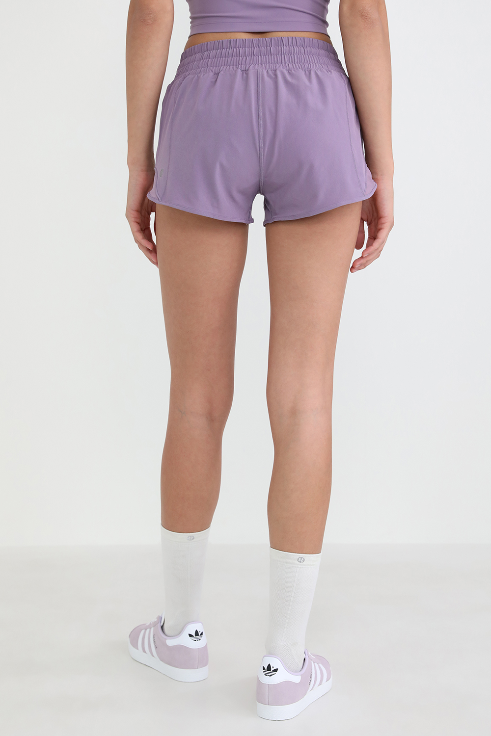 תמונת דוגמן אחורית של Hotty Hot High-Rise Short Lined Short 2.5