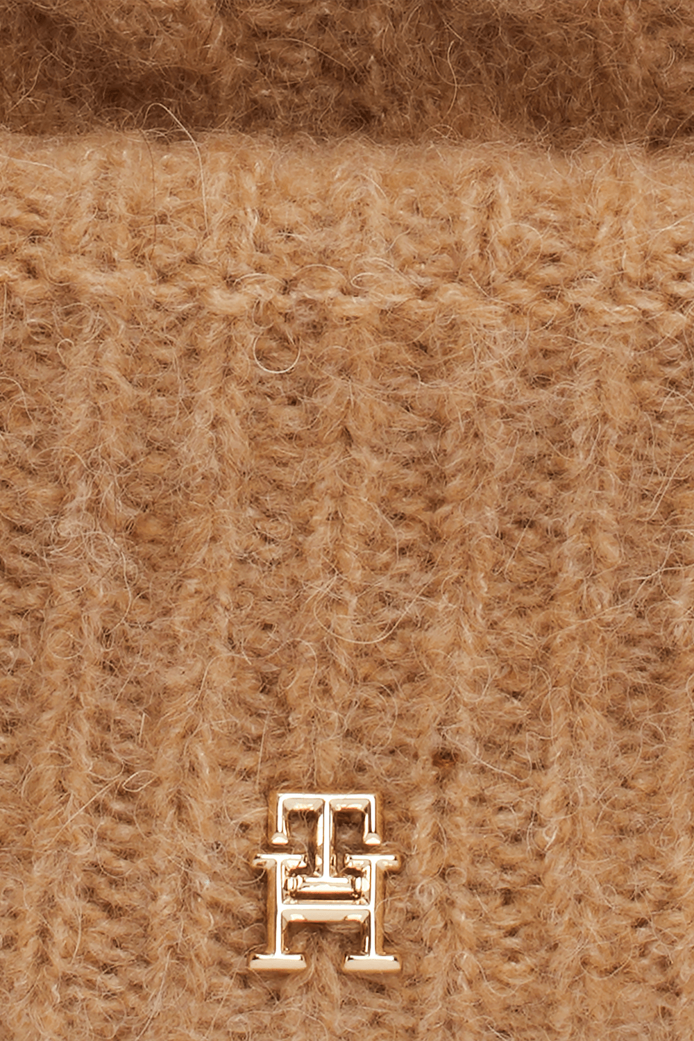 תמונת תקריב של כובע גרב סרוג TOMMY HILFIGER