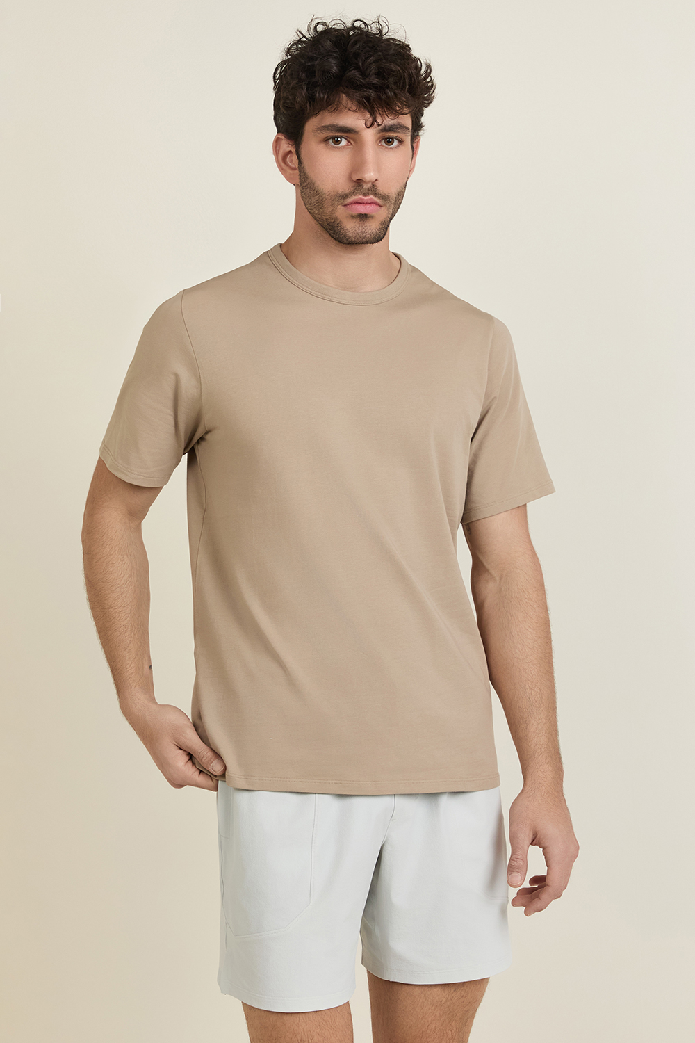 תמונת דוגמן קידמית של Organic Cotton Classic-Fit T-Shirt LULULEMON