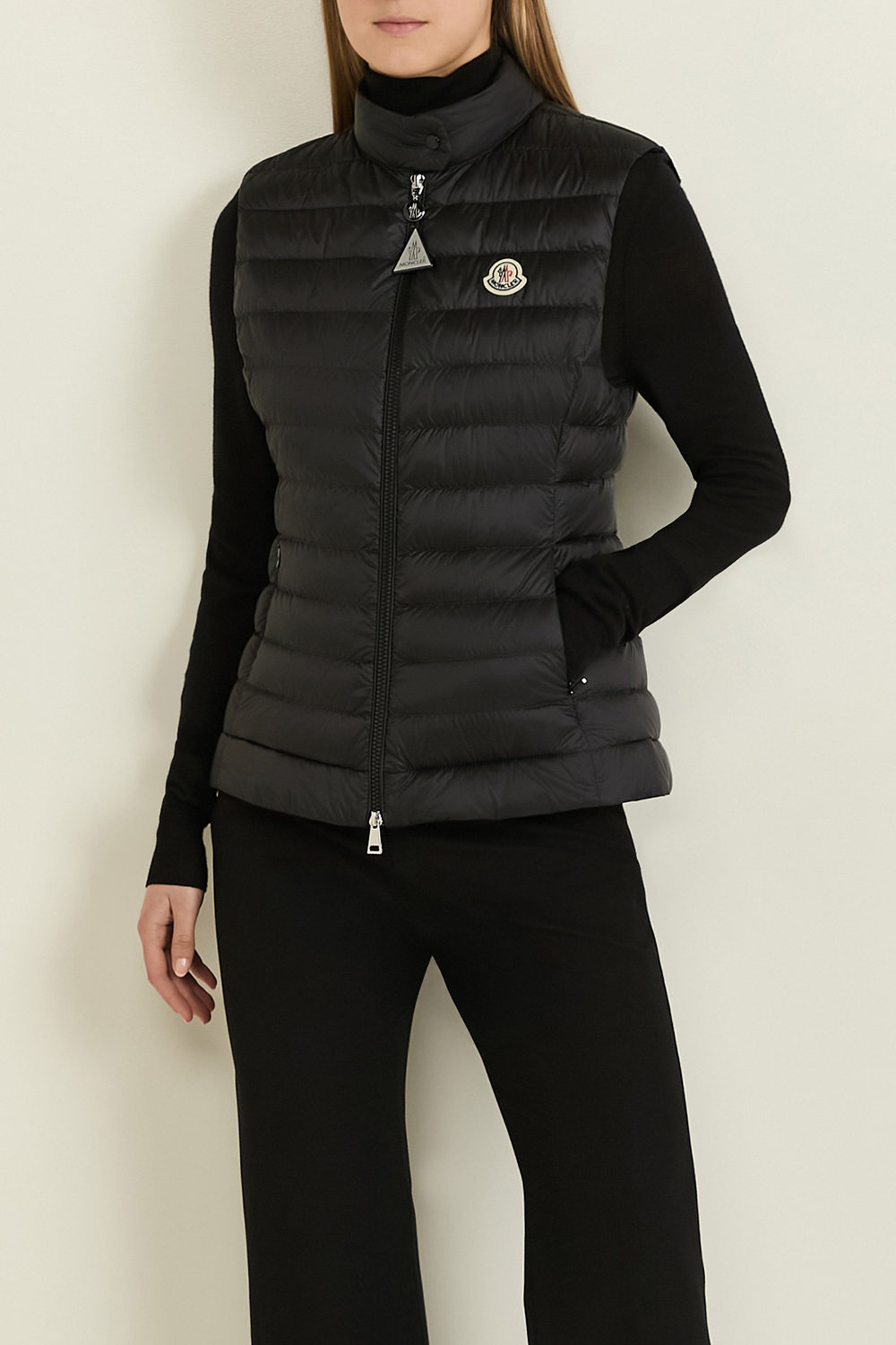 תמונת דוגמן קידמית של וסט פוך MONCLER