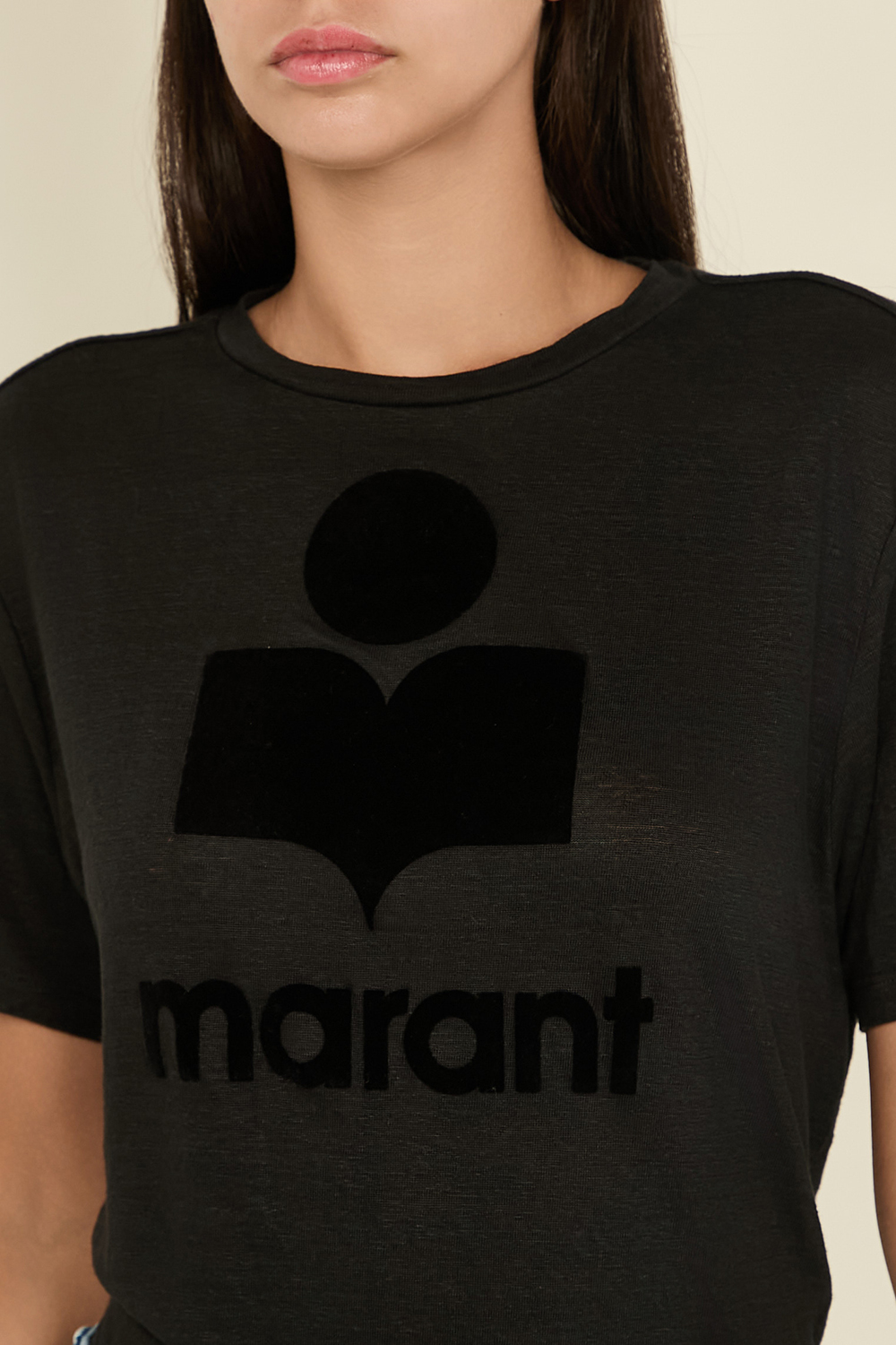 תמונת תקריב דוגמן של חולצת טי ISABEL MARANT
