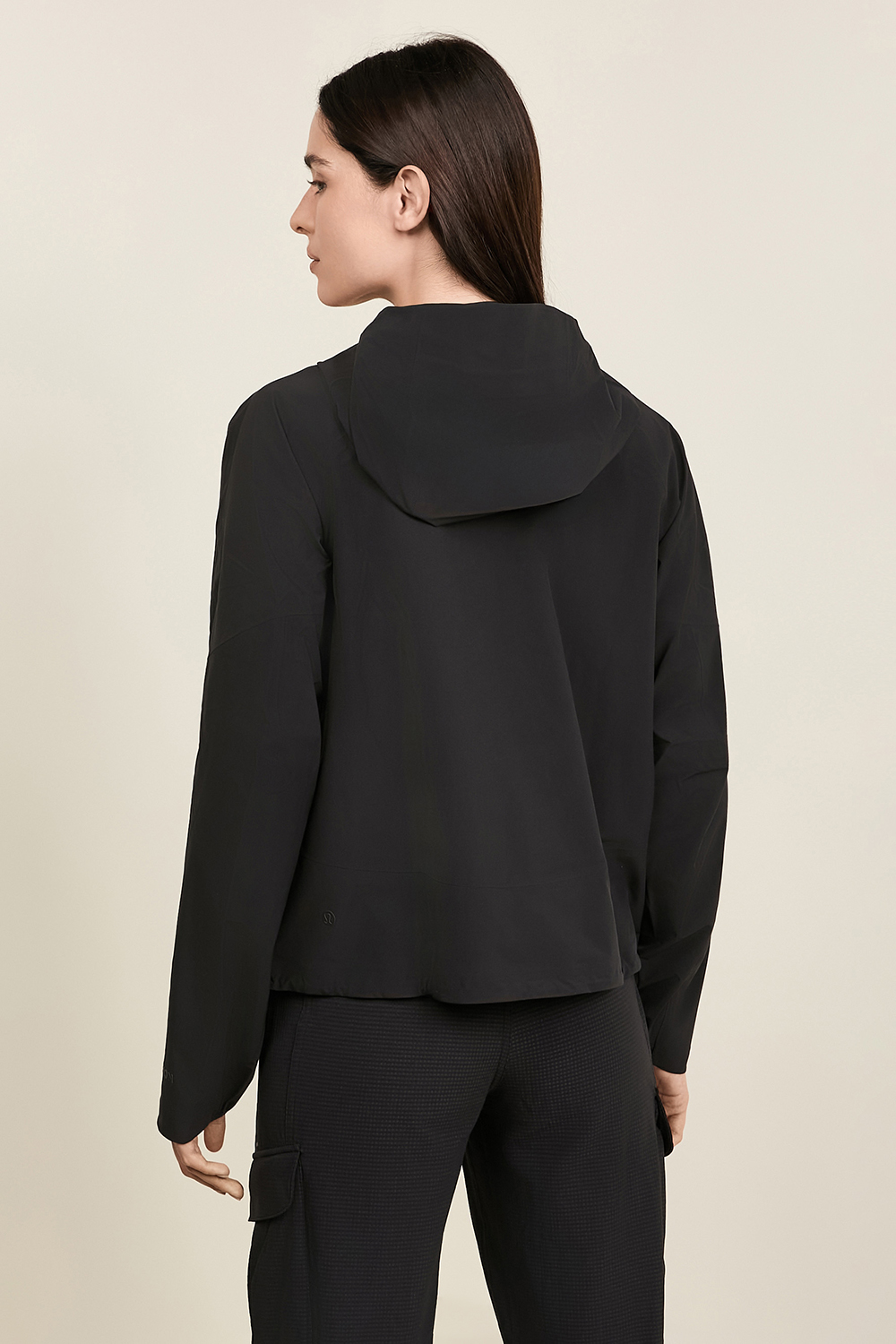 תמונת דוגמן אחורית של City-to-Hike Waterproof Jacket LULULEMON