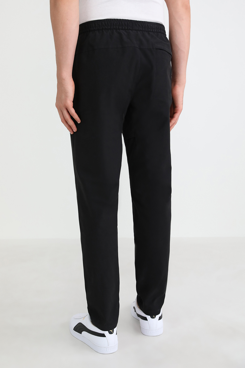 תמונת דוגמן אחורית של Utilitech Pull On Classic Fit Pant