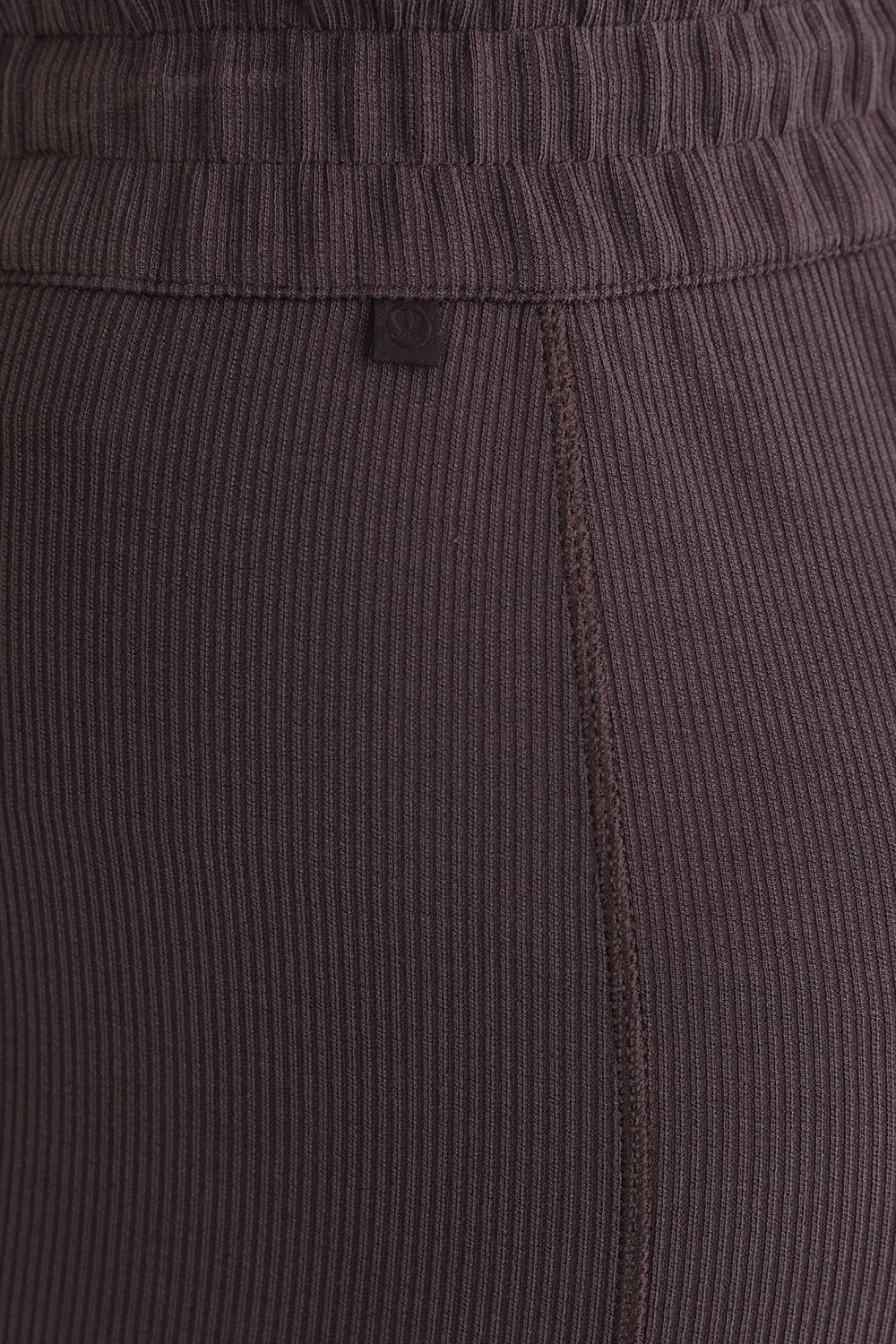תמונת תקריב דוגמן של Ribbed Softstreme High-Rise Pant 32