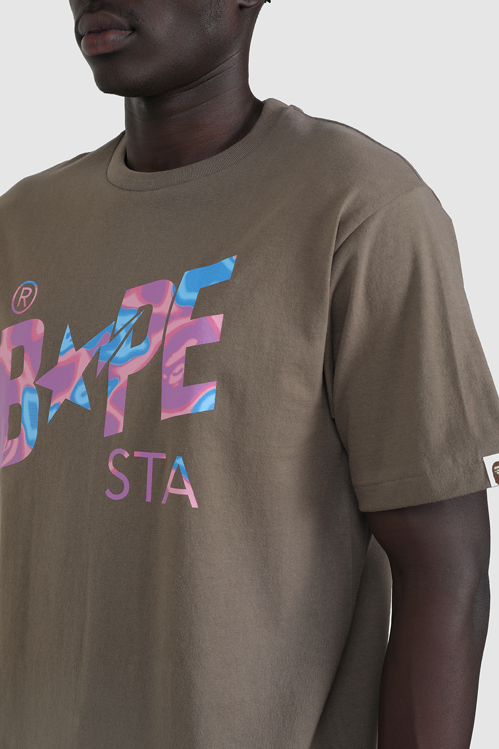 תמונת דוגמן אחורית של חולצת טי BAPE