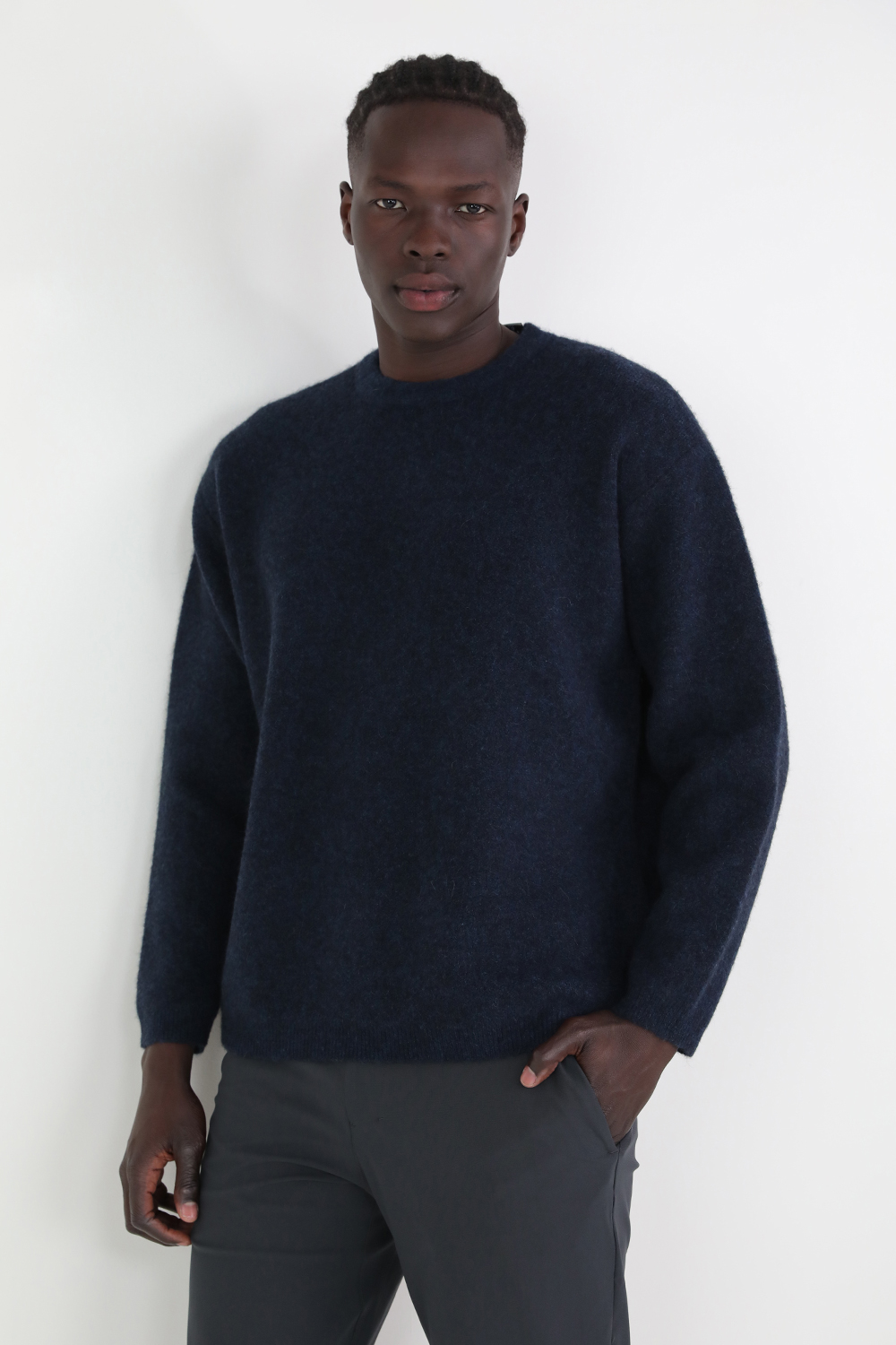 תמונת דוגמן קידמית של Alpaca Wool-Blend Crewneck Sweater LULULEMON