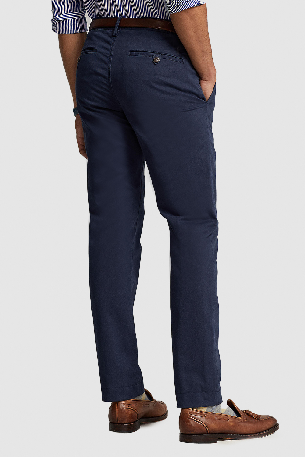 תמונת דוגמן אחורית של מכנסי צ`ינו סלים POLO RALPH LAUREN
