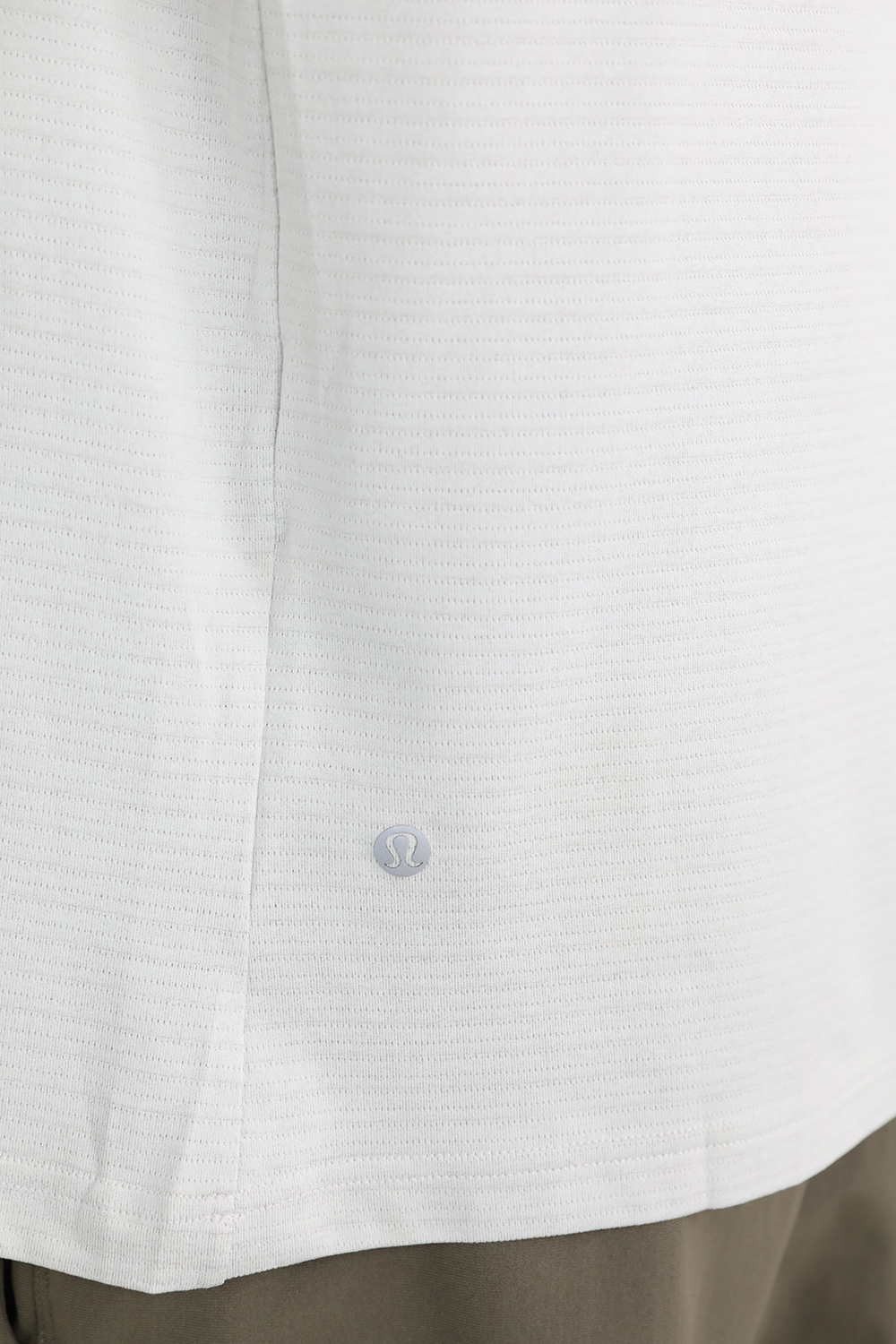 תמונת תקריב דוגמן של License to Train Relaxed Long-Sleeve